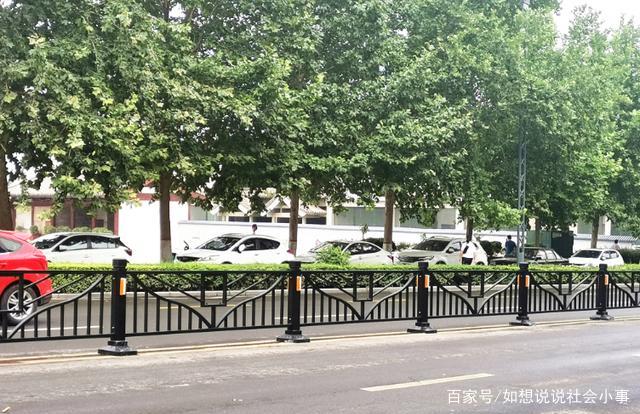 巩义隔离护栏“小清新”上线