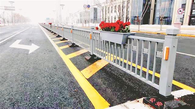 新型交通隔离栏亮相哈市120条路街